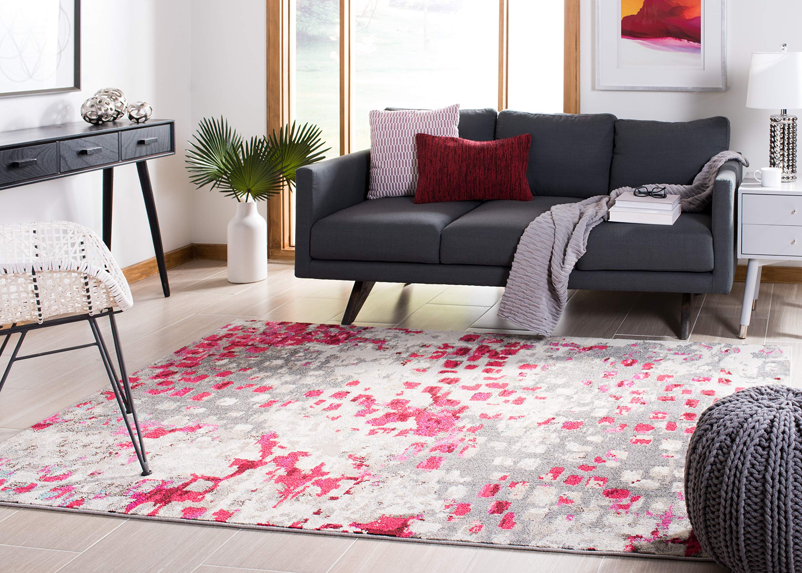 Safavieh Madison Collection Area Rug - 6' X 9', Grey & Red, Boho Abstract Distressed Design, Non-Shedding & Easy Care, Ideal For